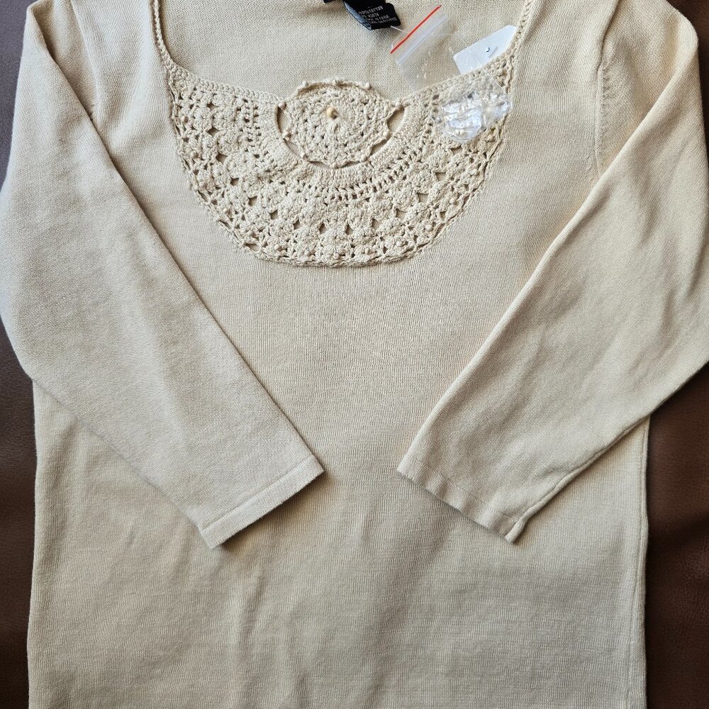 Escapade Ladies Vintage lightweight knit top NWT